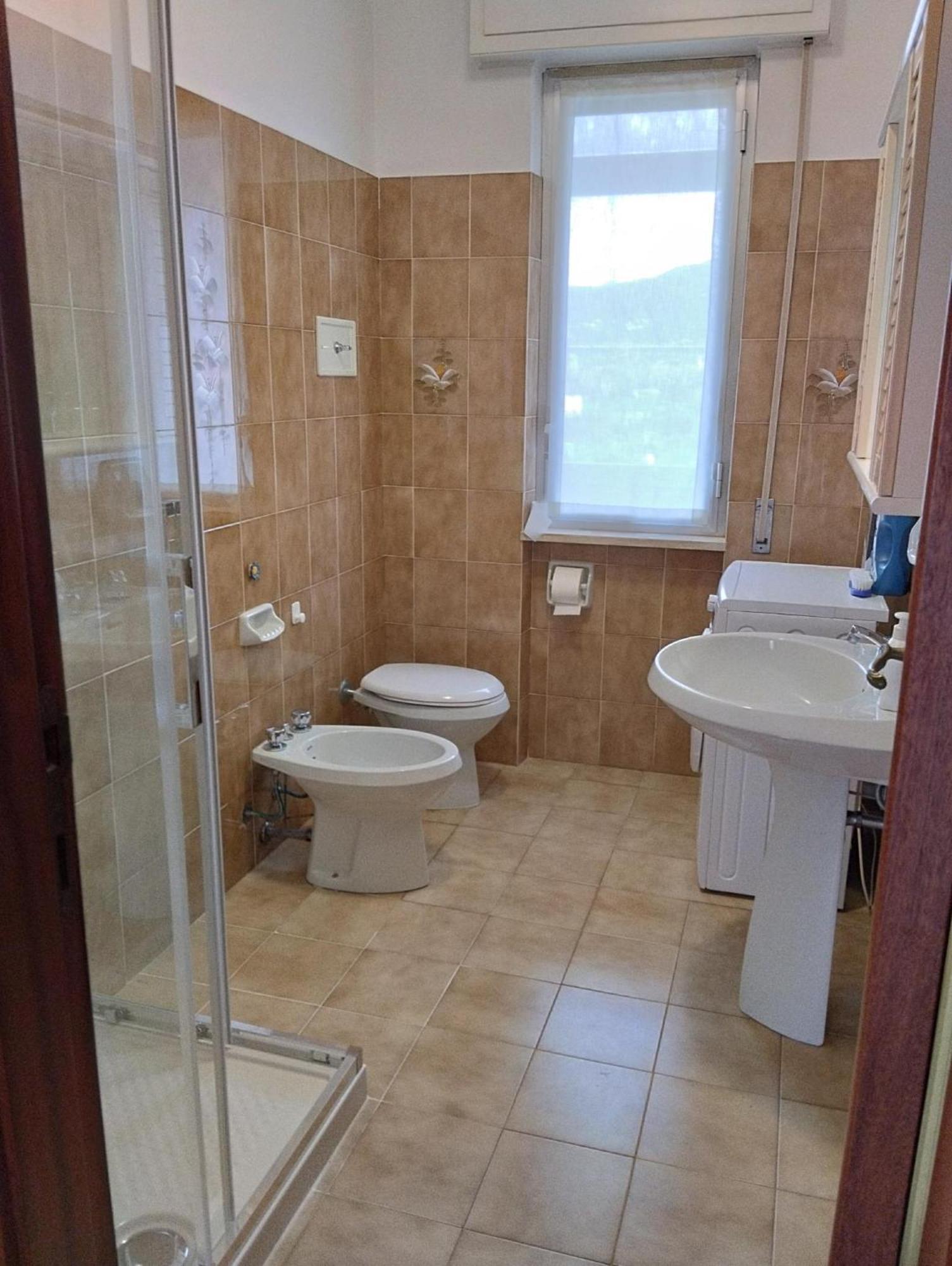 Appartamento Con Posto Auto Lavagna Luaran gambar